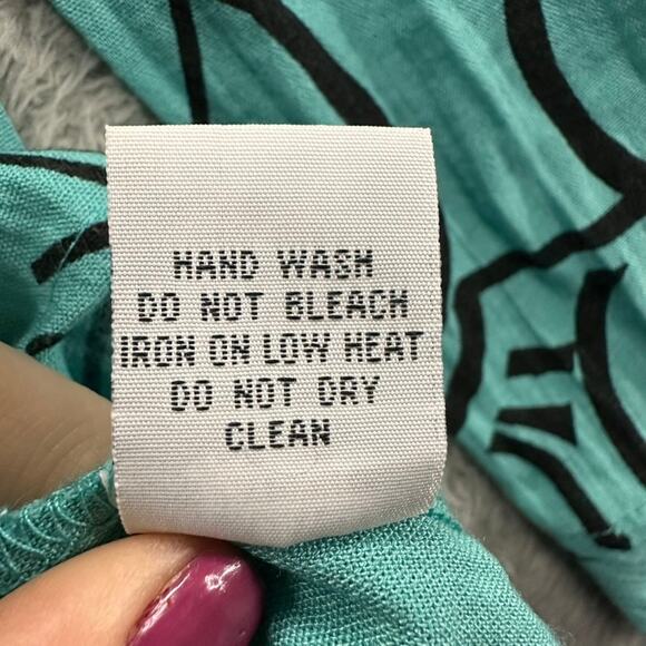 Habitat Clothes to Live in XS Blue Blouse Black Pattern Pleats in Back Buttons - Picture 7 of 11